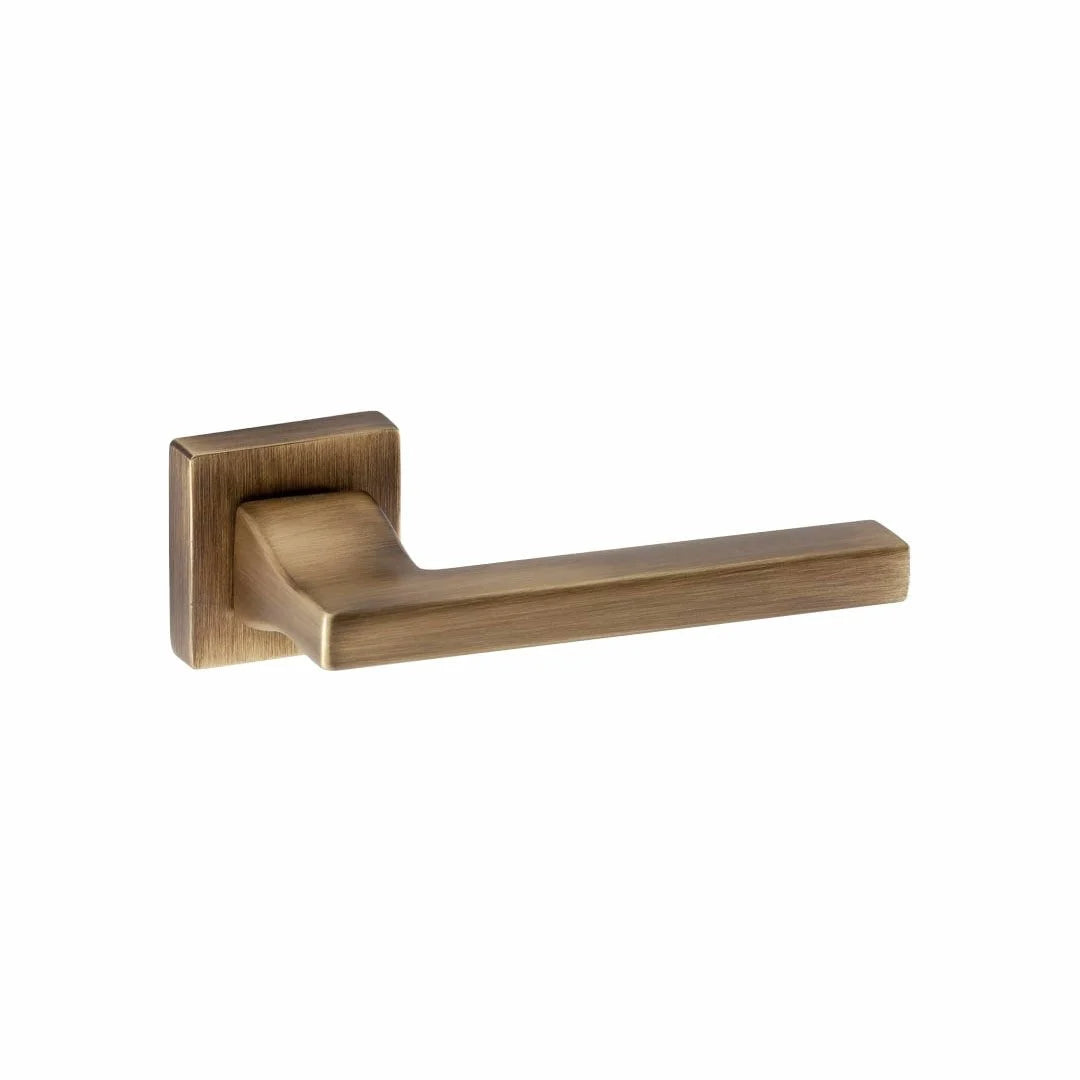 Turkish Do?anlar Turkuaz handle with a modern design, featuring a 52mm rose and 142mm handle length, offering a sleek and durable grip to elevate your decor.