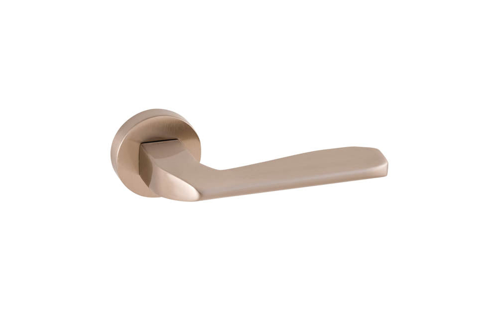 Turkish Falcon door handle with a sleek lever on rose design, featuring a 52mm rose and 139mm handle length, offering ease of use and a sophisticated touch to enhance any room.