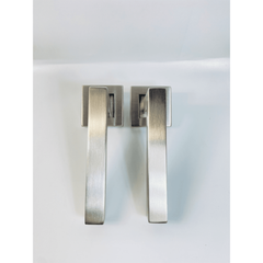 Lever on Square Rose