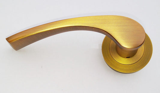 Seginus Lever on Round Rose 50mm